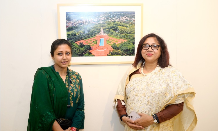 শিল্পকলা একাডেমিতে মম মোস্তফার একক আলোকচিত্র প্রদর্শনীর উদ্বোধন