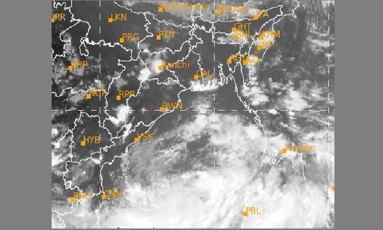 বঙ্গোপসাগরে সৃষ্ট নিম্নচাপটি শনিবার সকালে ঘূর্ণিঝড়ে রূপ নিতে পারে