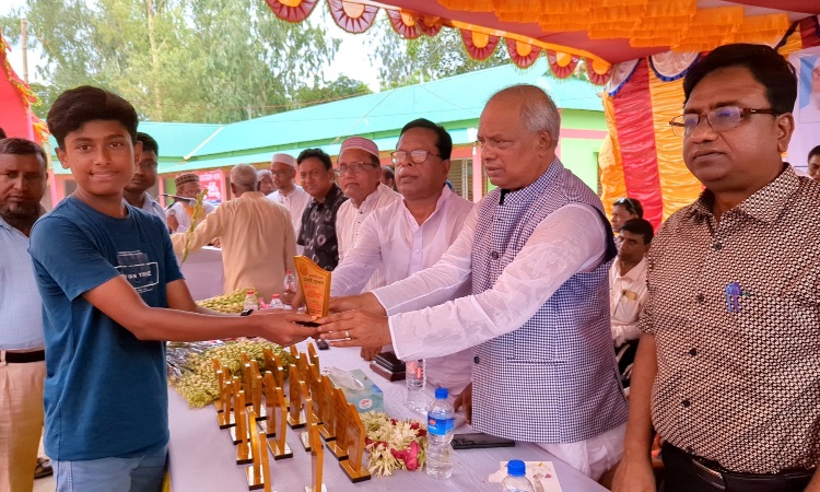 কৃতী শিক্ষার্থীদের সংবর্ধনা দিলো এম এ সাত্তার মেমোরিয়াল কলেজ