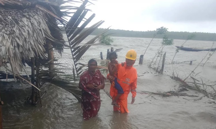 বিদ্যুৎ বিচ্ছিন্ন হয়ে পড়েছে প্রায় ২৬ লাখ গ্রাহক