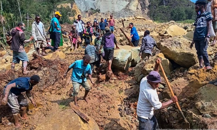 পাপুয়া নিউগিনিতে ভূমিধসে মাটিচাপা পড়েছে ২ হাজারের বেশি মানুষ