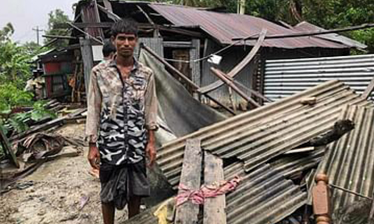 ঘূর্ণিঝড় রিমালের তাণ্ডবে ফেনীতে ব্যাপক ক্ষয়ক্ষতি