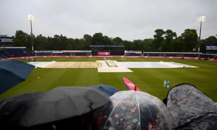 বৃষ্টিতে পণ্ড পাকিস্তান-ইংল্যান্ড তৃতীয় ম্যাচ