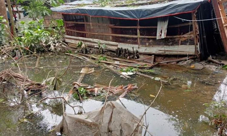 বিদ্যুৎহীন ইন্দুরকানীতে খাবার পানির তীব্র সংকট