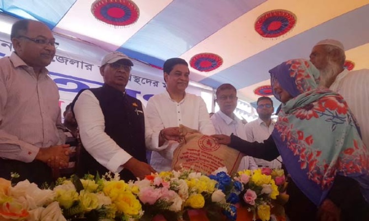 রেমালকে আমরা দক্ষতার সাথে মোকাবেলা করেছি: ত্রাণ প্রতিমন্ত্রী