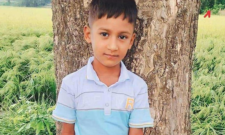 ভোটকেন্দ্রে ঘুরতে গিয়ে পুকুরে ডুবে শিশুর মৃত্যু