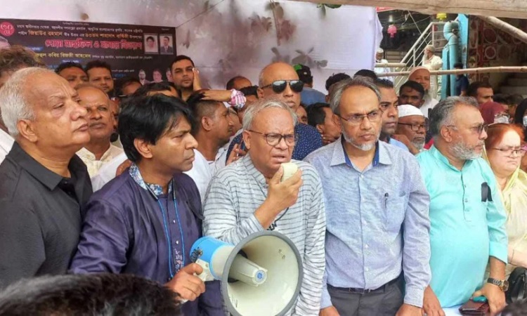 আমরা দম বন্ধ পরিস্থিতিতে বসবাস করছি: রিজভী