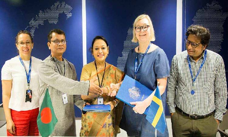 প্রজনন স্বাস্থ্য নিয়ে সুইডিশ দূতাবাস ও আরএইচস্টেপের মধ্যে চুক্তি স্বাক্ষর