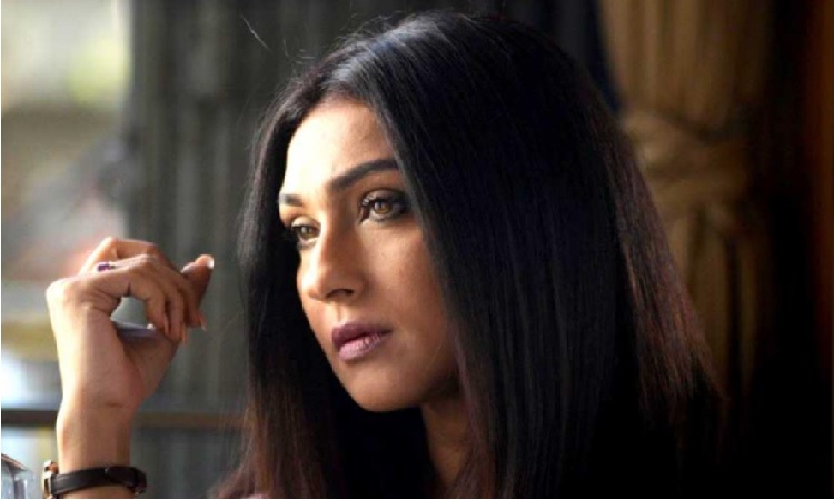 ষড়যন্ত্র করে আমার সম্মানহানির চেষ্টা করছে : ঋতুপর্ণা