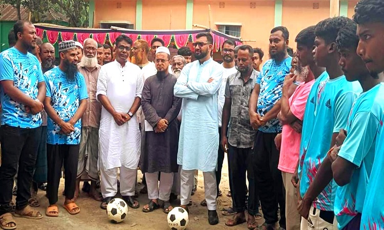 হিলিতে ফুটবল টুর্নামেন্টের উদ্বোধন