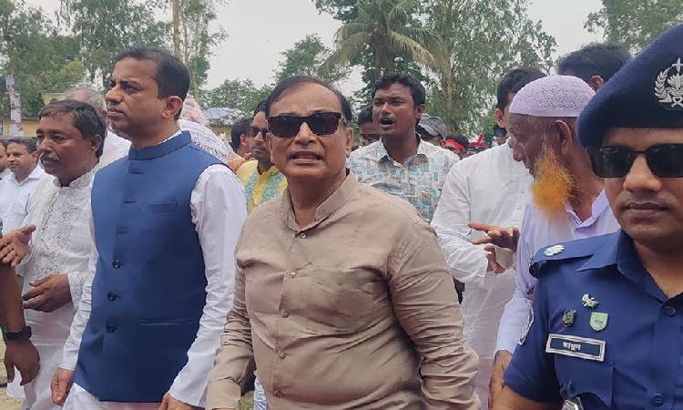 ‘নদী শাসন-প্রতিরক্ষা বাঁধ তৈরির মাধ্যমে নদী ভাঙন রোধের বিকল্প নেই’