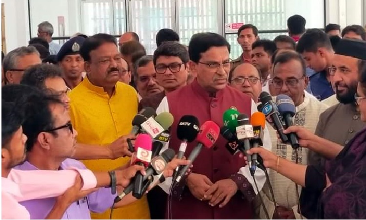 যারা দুর্নীতি করছেন তাদের বিরুদ্ধে সরকার কঠোরভাবে ব্যবস্থা নিচ্ছে : হানিফ