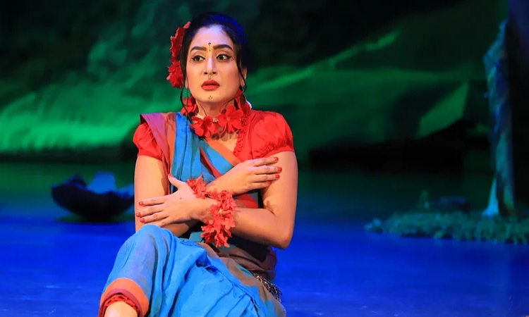 'বনের মেয়ে পাখি' পালা নাটকের মঞ্চায়ন