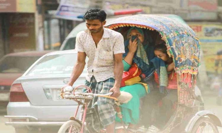 ছুটির দিনেও ‘অস্বাস্থ্যকর’ ঢাকার বাতাস