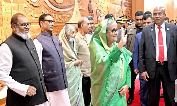 নরেন্দ্র মোদির শপথ অনুষ্ঠানে যোগ দিতে ঢাকা ছাড়লেন প্রধানমন্ত্রী