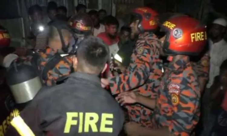 ভোলায় বরফকলে অ্যামোনিয়া গ্যাস  সিলিন্ডার বিস্ফোরণে নিহত ১, আহত ৩