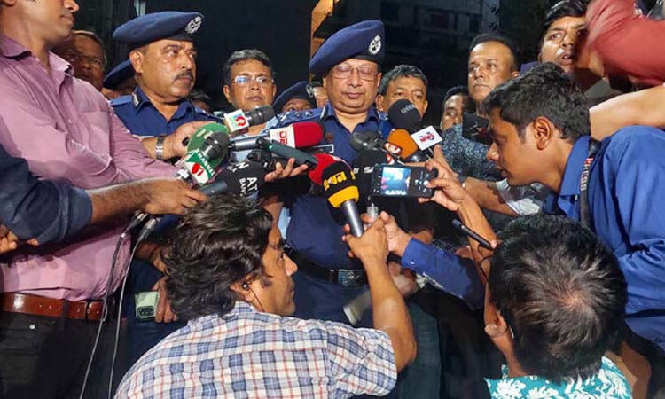 কনস্টেবলকে গুলি করে হত্যার ঘটনায় আইনি ব্যবস্থা নেওয়া হবে: আইজিপি