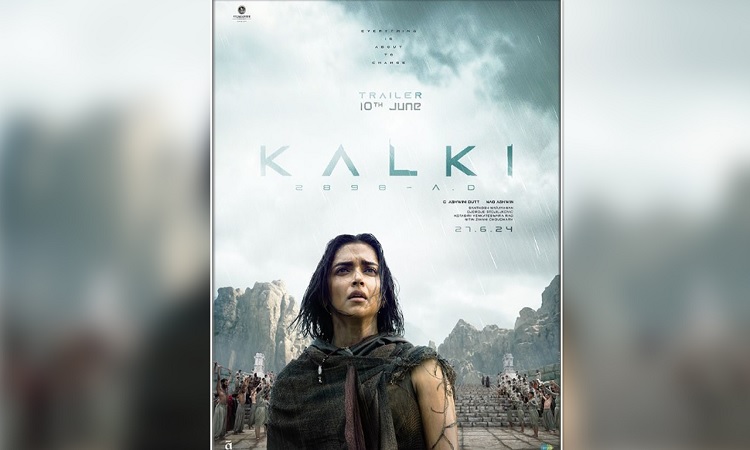 নতুন পোস্টারে নজর কাড়লেন দীপিকা