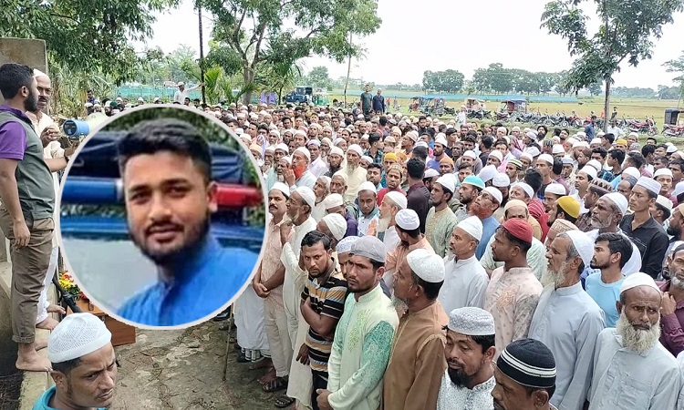 সহকর্মীর গুলিতে নিহত কনস্টেবল মনিরুলের দাফন সম্পন্ন