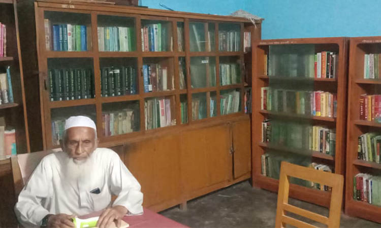 আধুনিকতার ছোঁয়া লাগেনি পুঠিয়ার সাধারণ পাঠাগারে, শূন্যের পথে পাঠক