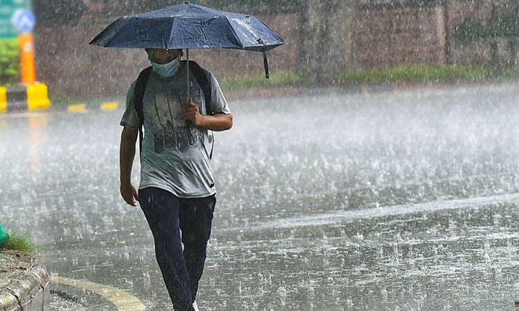বৃষ্টিতে ঢাকার বায়ুমানের কিছুটা উন্নতি