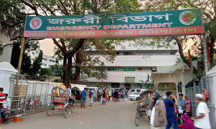 ফুটপাত থেকে নবজাতকের মৃতদেহ উদ্ধার