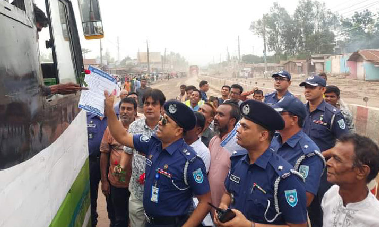 গোবিন্দগঞ্জে ঈদকে সামনে রেখে পুলিশের কন্ট্রোল রুম উদ্বোধন
