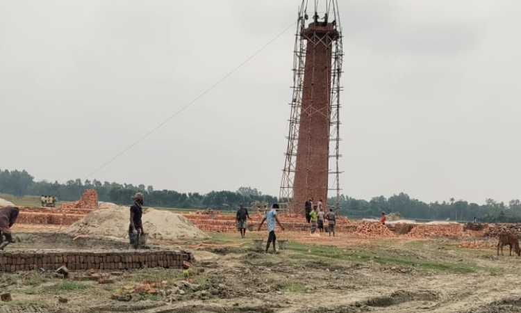 নওগাঁয় তিন ফসলি জমিতে ইটভাটা নির্মাণ!