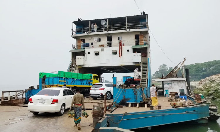 পাটুরিয়া-আরিচা ফেরি পারাপারে নেই ভোগান্তি