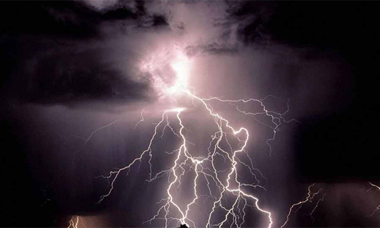 ফেনীতে বজ্রপাতে ১ নারী নিহত