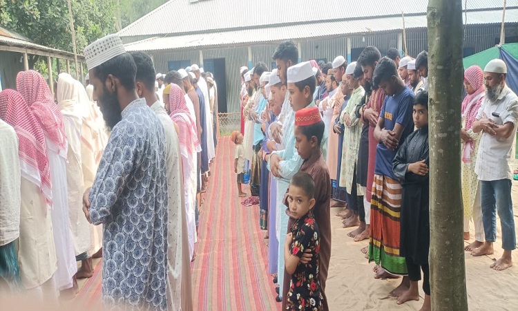 সৌদির সাথে মিল রেখে চিলমারীতে ঈদুল আজহা উদযাপিত