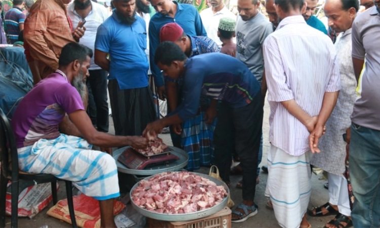 রাজধানীতে কোরবানির মাংসের কেজি ৪৫০ টাকা