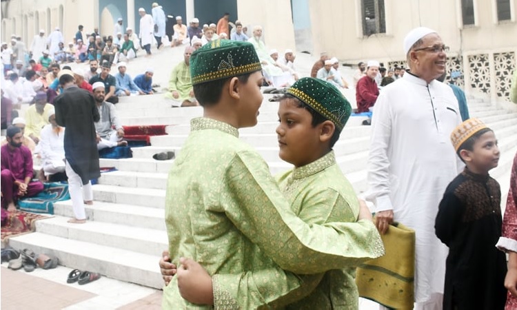 যথাযোগ্য মর্যাদায় দেশব্যাপী পবিত্র ঈদুল আজহা উদযাপিত