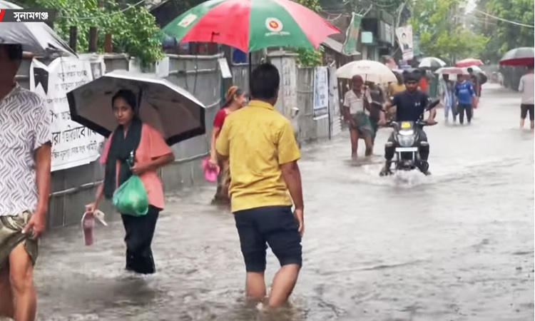 বৃষ্টি আর পাহাড়ি ঢলে পানির নিচে সুনামগঞ্জ