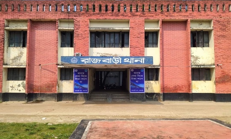রাজবাড়ীতে পশুর হাটের টাকা ভাগাভাগি নিয়ে সংঘর্ষ, আহত ৭