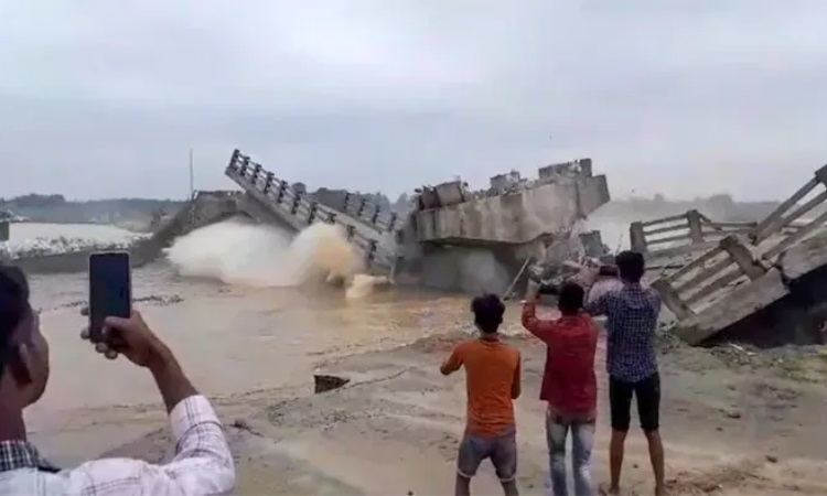 উদ্বোধনের আগেই বিহারে সেতু ধস