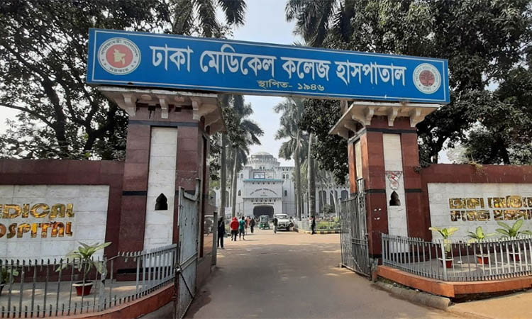 পল্টনে আইল্যান্ডে ঘুমিয়ে থাকা যুবককে পিষে মারল ট্রাক