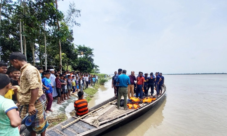 তিস্তায় নৌকাডুবি: শিশুর মরদেহ উদ্ধার, নিখোঁজ ৬