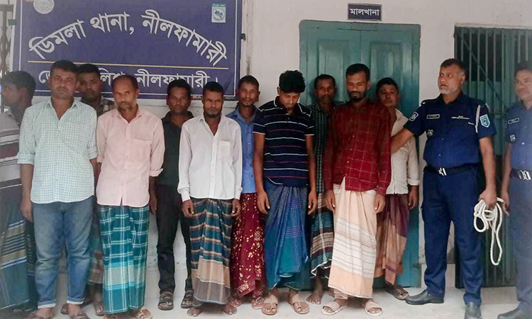 ডিমলায় ওয়ারেন্টভুক্ত আসামিসহ গ্রেফতার ১২