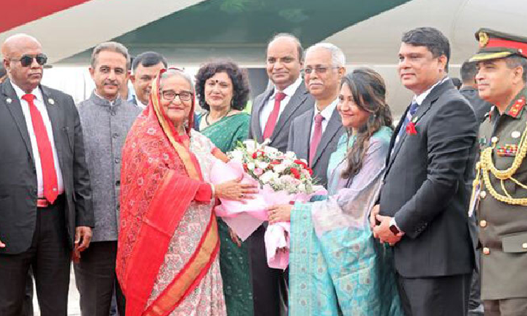 দুই দিনের রাষ্ট্রীয় সফরে নয়াদিল্লি পৌঁছেছেন প্রধানমন্ত্রী