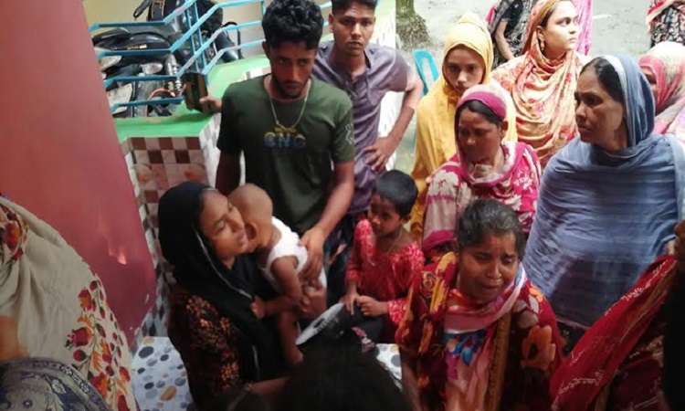 বরগুনায় বরযাত্রীবাহী মাইক্রোবাস দুর্ঘটনা: নিহত ৭ জন একই পরিবারের