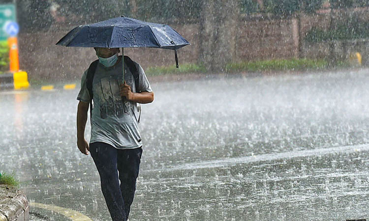 ঢাকাসহ ৫ বিভাগে দমকা হাওয়াসহ বজ্রবৃষ্টির আশঙ্কা