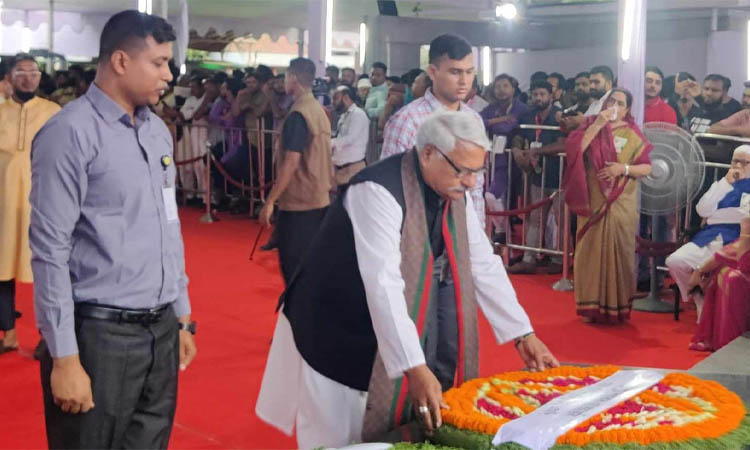বঙ্গবন্ধুর প্রতিকৃতিতে ডেপুটি স্পিকারের শ্রদ্ধা