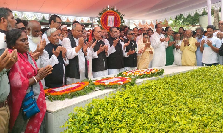 ‘বাংলাদেশকে উন্নয়নের রোল মডেল করেছে শেখ হাসিনা’