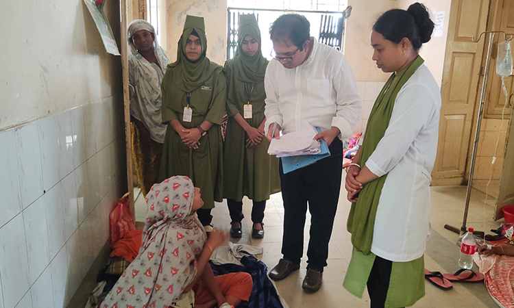 খানসামায় বেড়েছে জ্বরের রোগী, সেবা দিতে হিমশিম খাচ্ছেন স্বাস্থ্যকর্মীরা