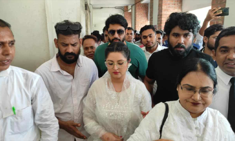 ব্যবসায়ী নাসিরের মামলায় পরীমণির জামিন