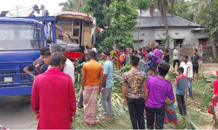 চট্টগ্রামে ট্রাক-টেম্পোর মুখোমুখি সংঘর্ষে দুজন নিহত