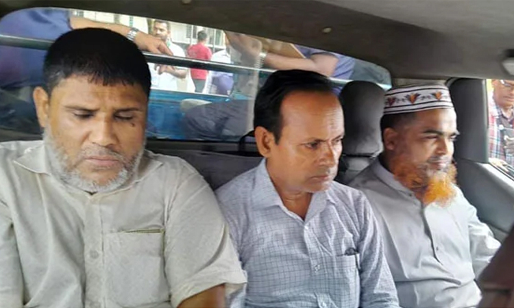 গৌরনদীতে ঘুষ নেয়ার অভিযোগে ৩ প্রিজাইডিং অফিসার আটক