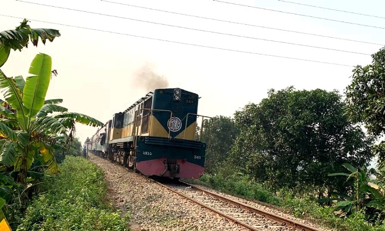 উদয়ন এক্সপ্রেস ট্রেনে তরুণী ধর্ষণ, গ্রেফতার ৩
