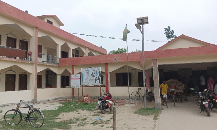 মান্দায় ইউনিয়ন পরিষদ ভবন মেরামত-সংস্কার কাজে ব্যাপক অনিয়ম